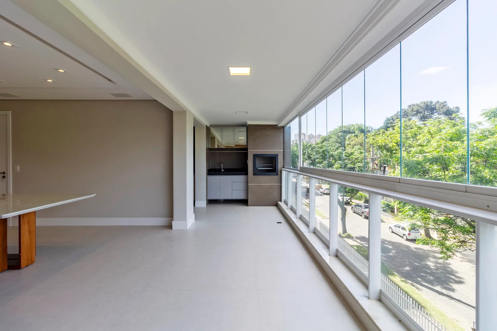 Unfurnished 4-bedroom apartment with 5 bathrooms — photo 5