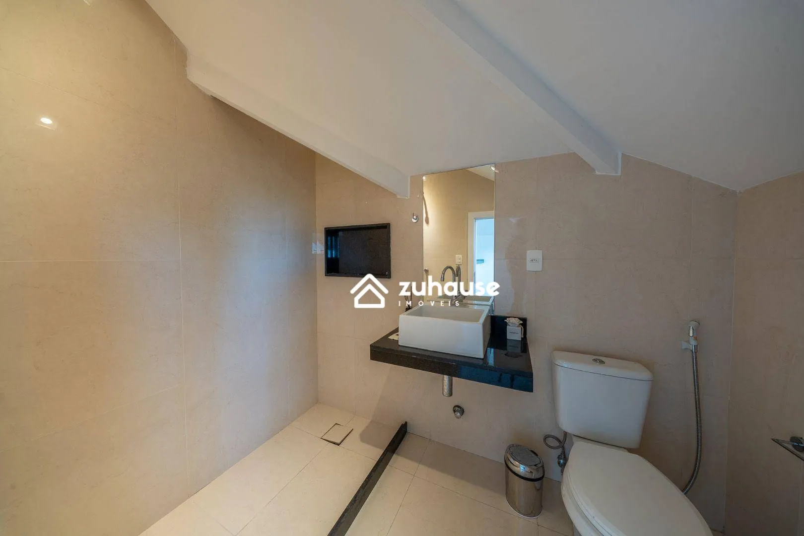 Unfurnished house with 4 bedrooms and open-plan kitchen — photo 45