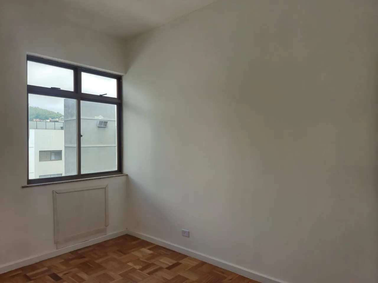 3-bedroom apartment with 3 bathrooms and city views — photo 18