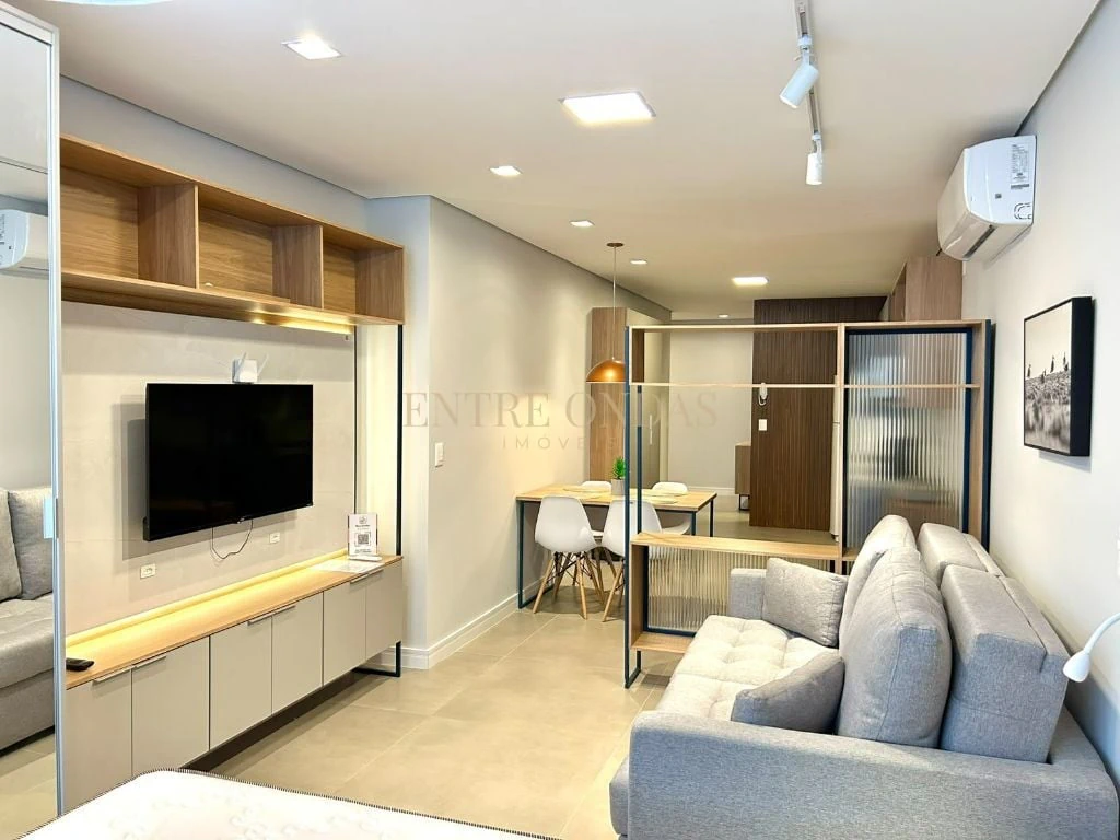 Furnished studio, 34 m², with a home office