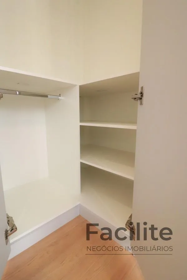 Furnished apartment, 46 m², with a home office — photo 36