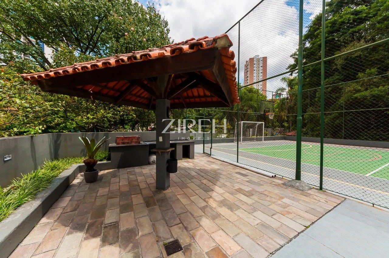3-bedroom apartment with a private BBQ area — photo 3