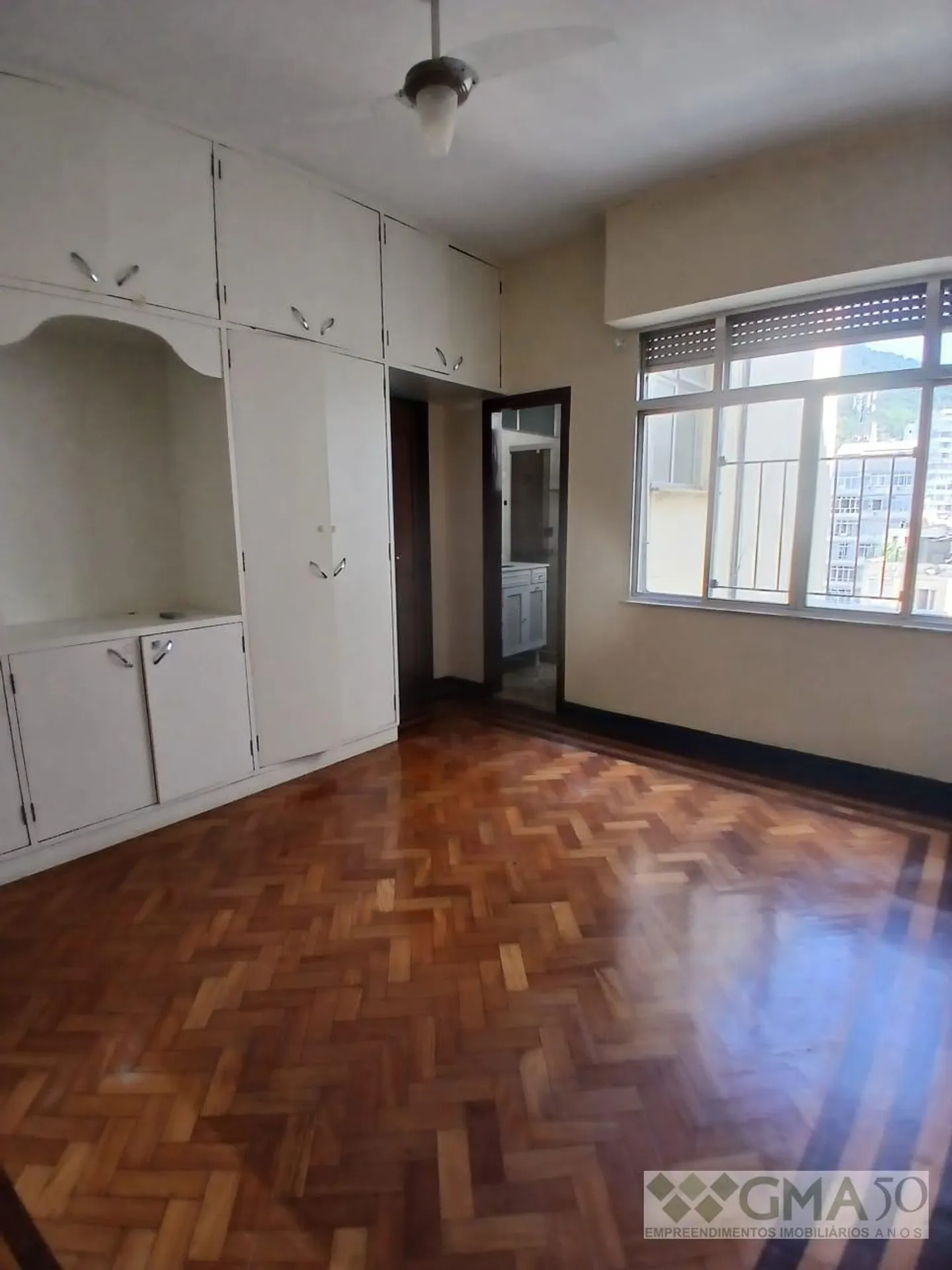 Floor-to-ceiling windows in a 5-bedroom apartment, 165 m² — photo 13