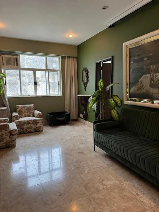 Apartamento de 484 m² com janelas do piso ao teto e banheira — photo 4