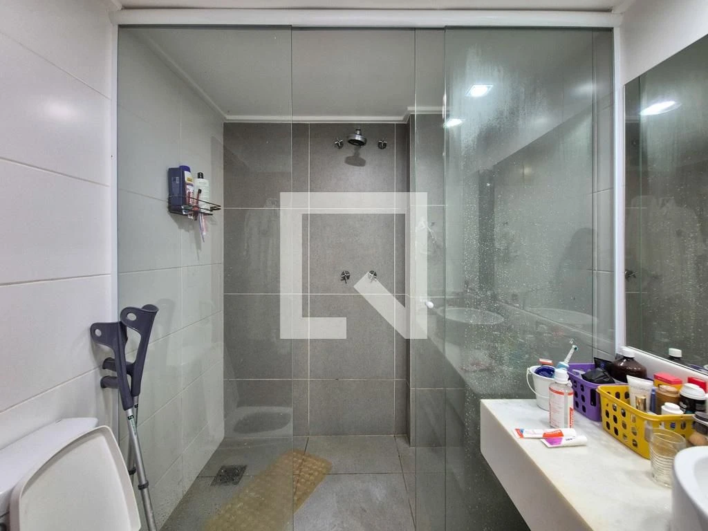 Furnished apartment with 5 en-suite bedrooms and terrace — photo 48