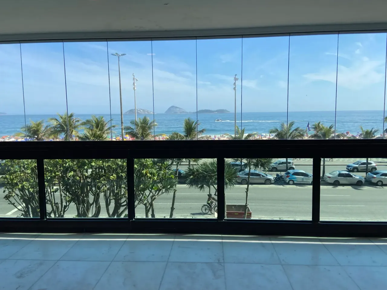 Apartment with 3 bedrooms and a glassed-in balcony