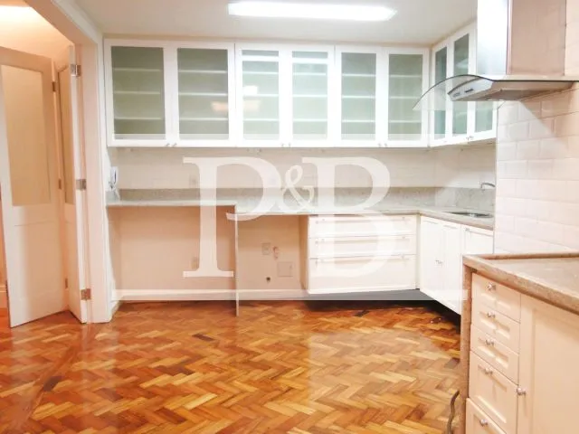 4-bedroom apartment with air conditioning — photo 25