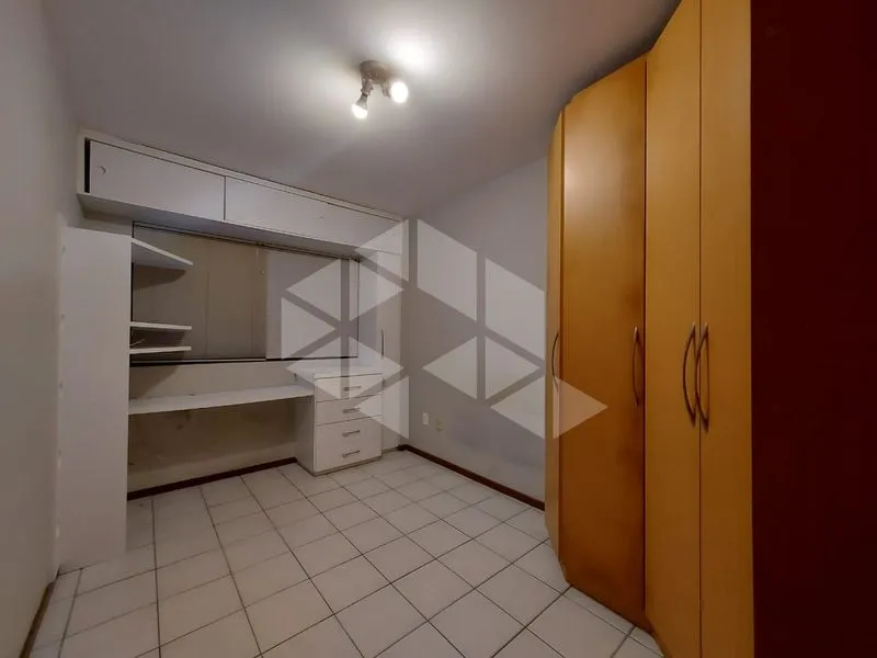 40 m² apartment with 1 bedroom and separate closed kitchen — photo 13