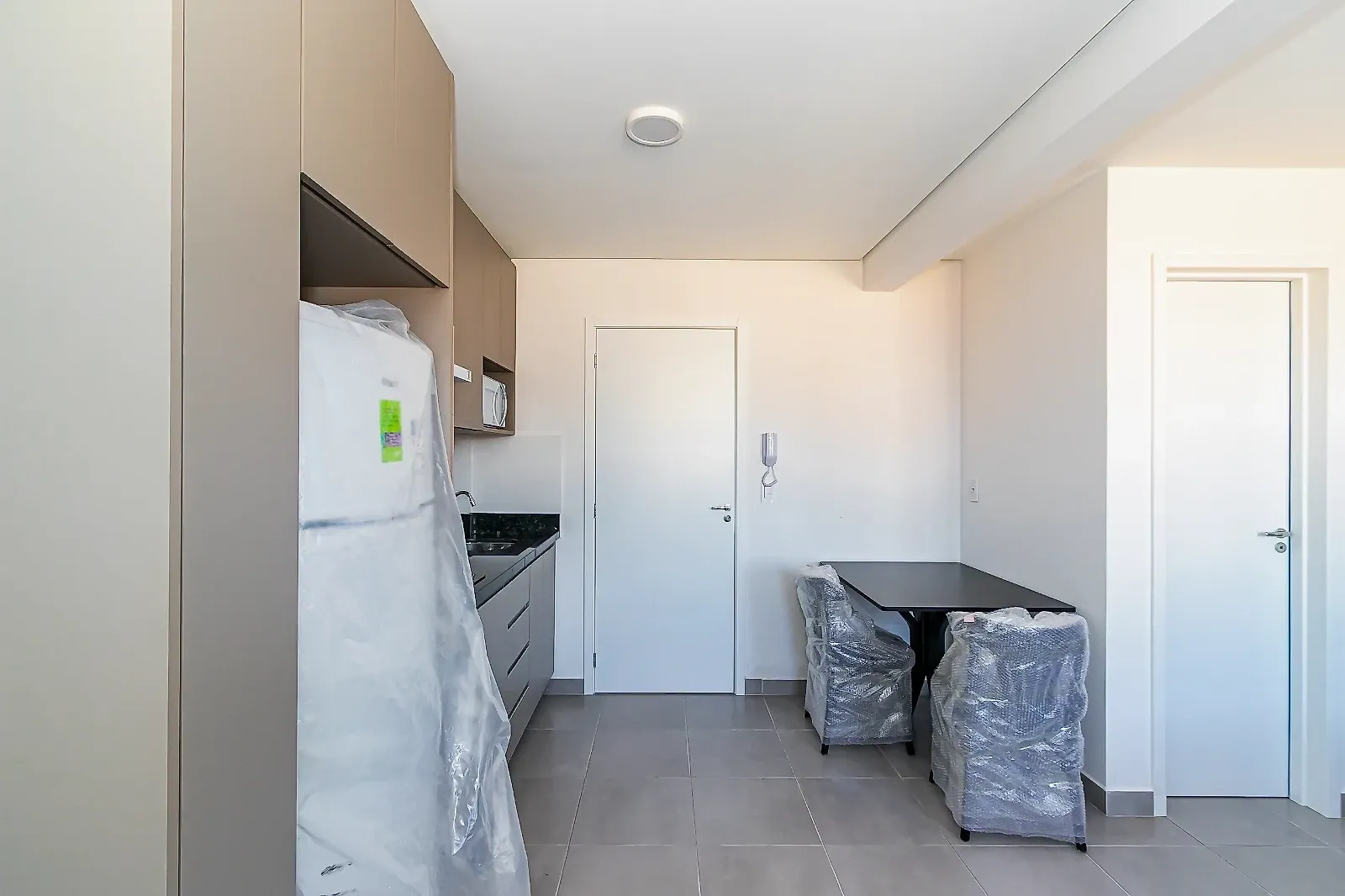 Kitnet/stúdio mobiliado com cozinha integrada e 24 m² — photo 13