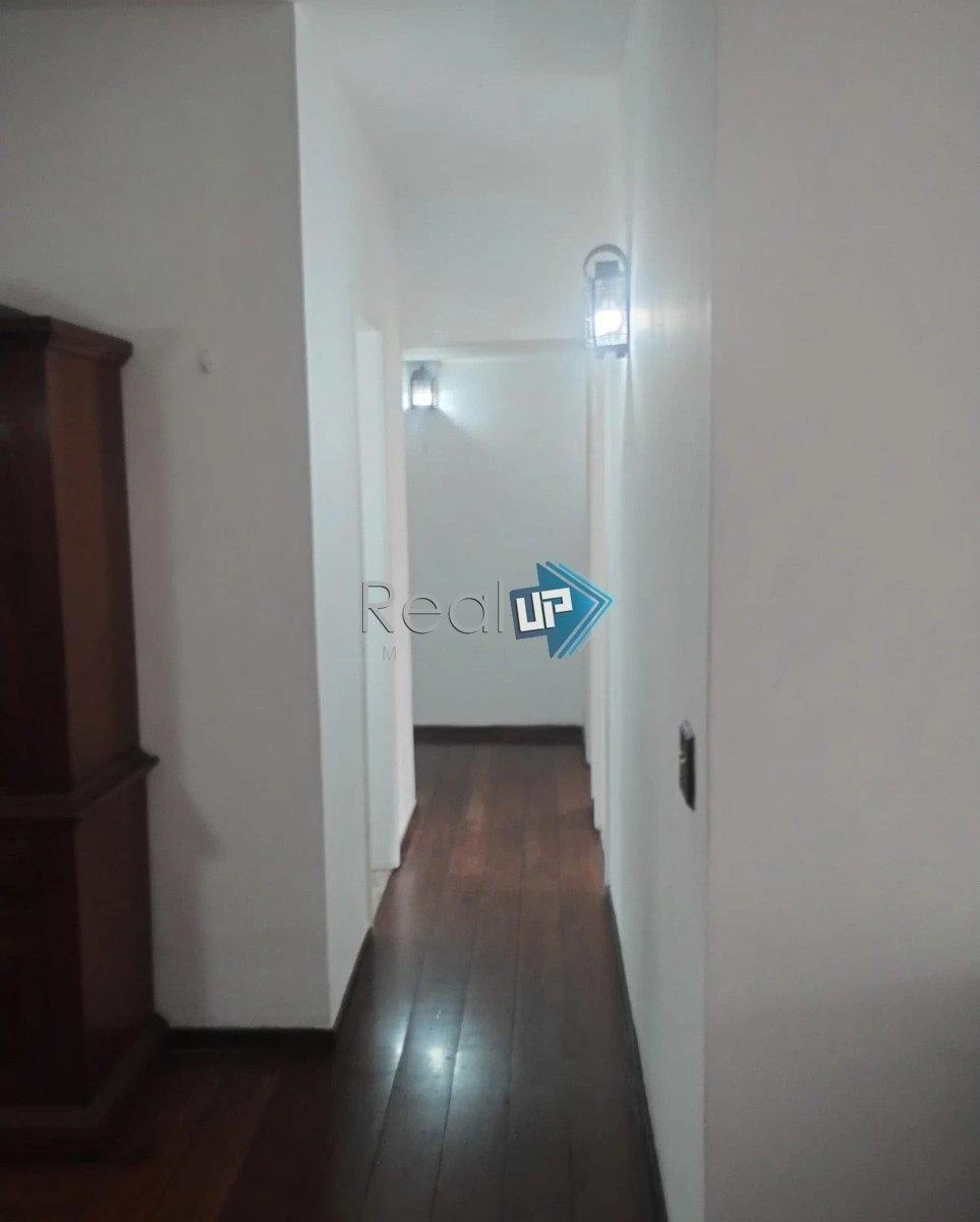 Home office in a 3-bedroom apartment, 129 m² — photo 23