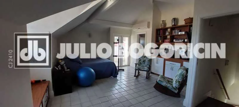 Furnished 324 m² house with 5 bedrooms and 6 bathrooms — photo 29
