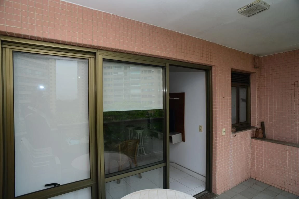 Furnished apartment, 66 m², with floor-to-ceiling windows — photo 14