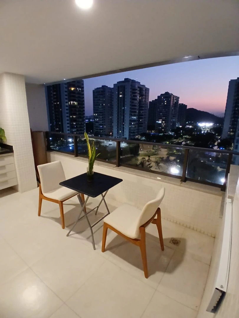 3-bedroom apartment with 3 en-suite baths and 4 total — photo 17