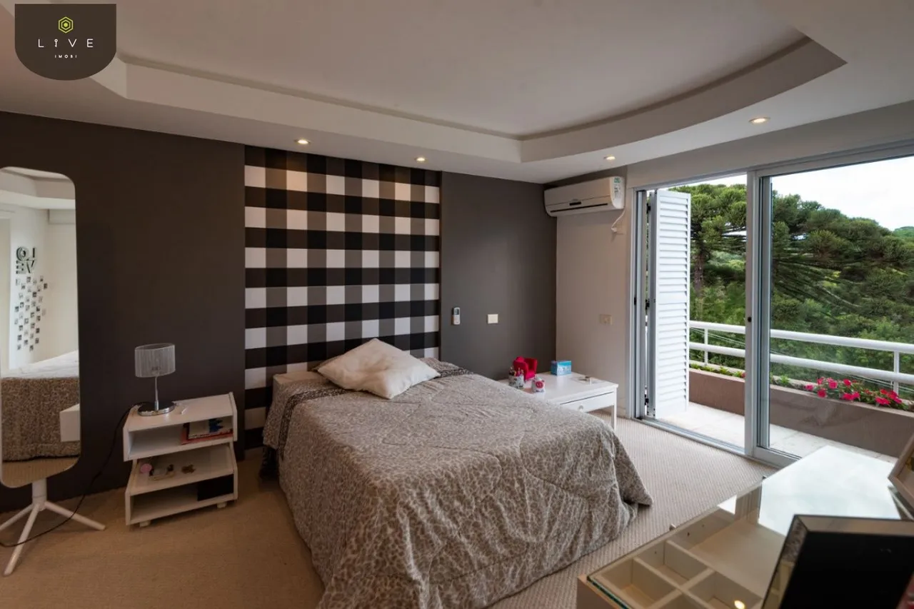 House with 4 bedrooms and mountain view — photo 18