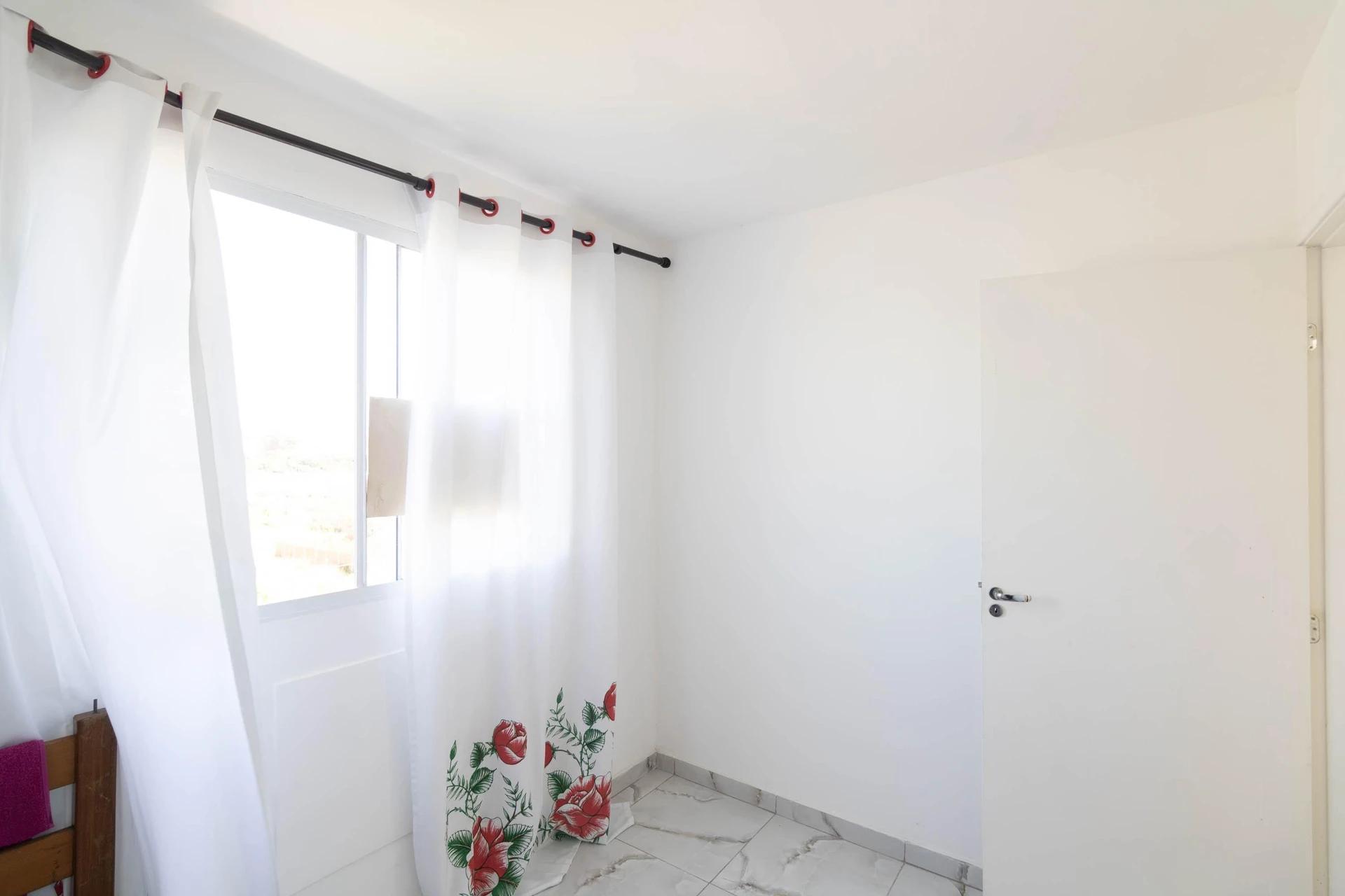 Unfurnished 2-bedroom apartment with 1 bath and 2 parking — photo 30