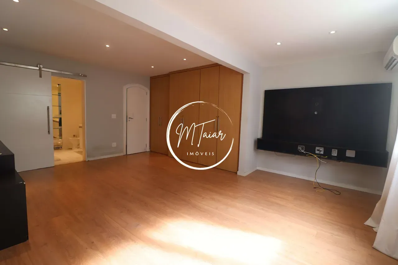 323 m² apartment with 4 bedrooms and 5 bathrooms — photo 2