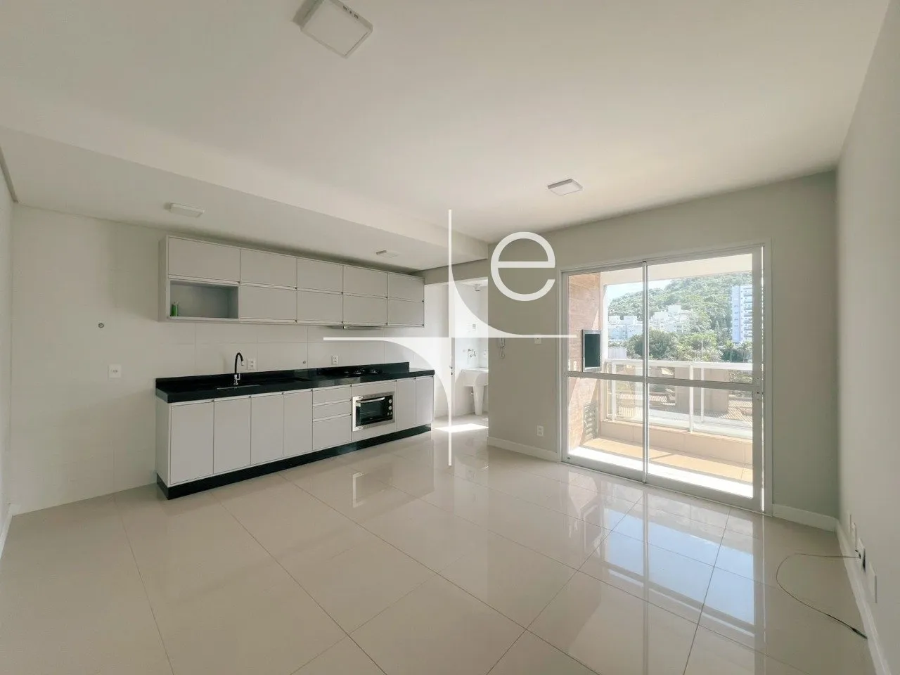 76 m² apartment with 2 bedrooms and a built-in balcony grill — photo 10