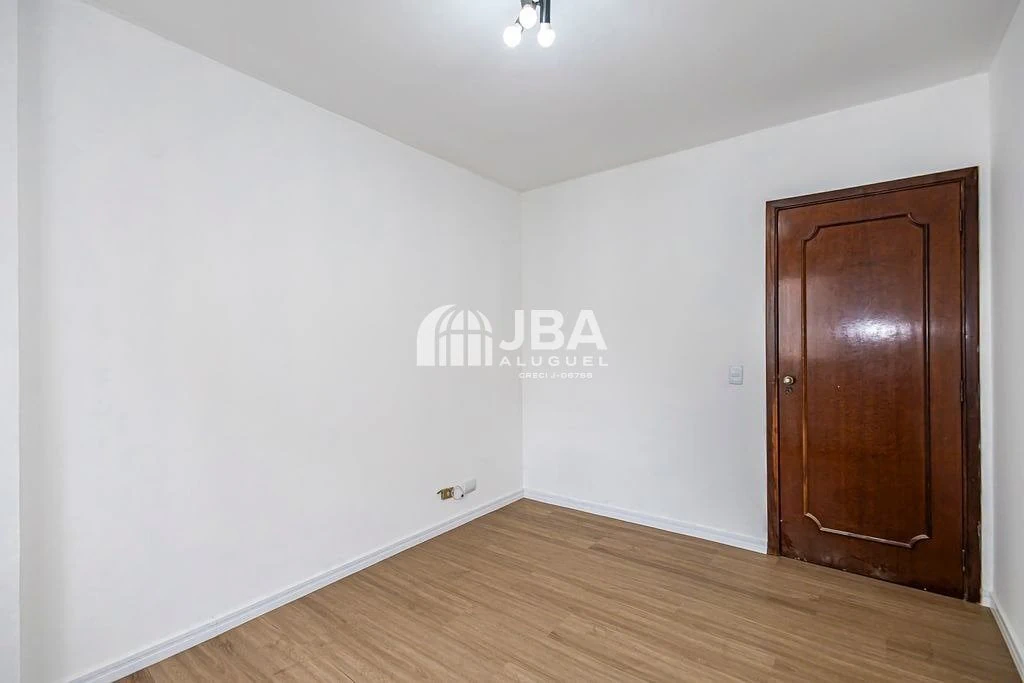 2-bedroom apartment with wood or laminate floors in Curitiba — photo 11
