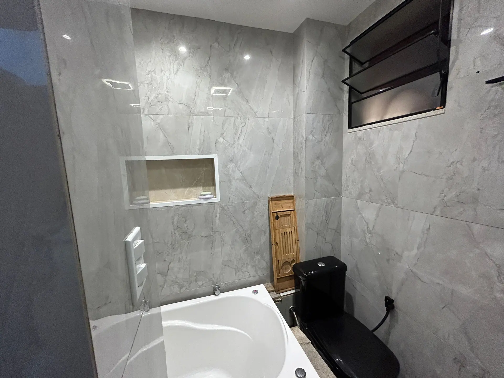 Furnished apartment with 2 bedrooms and 1 en-suite — photo 34