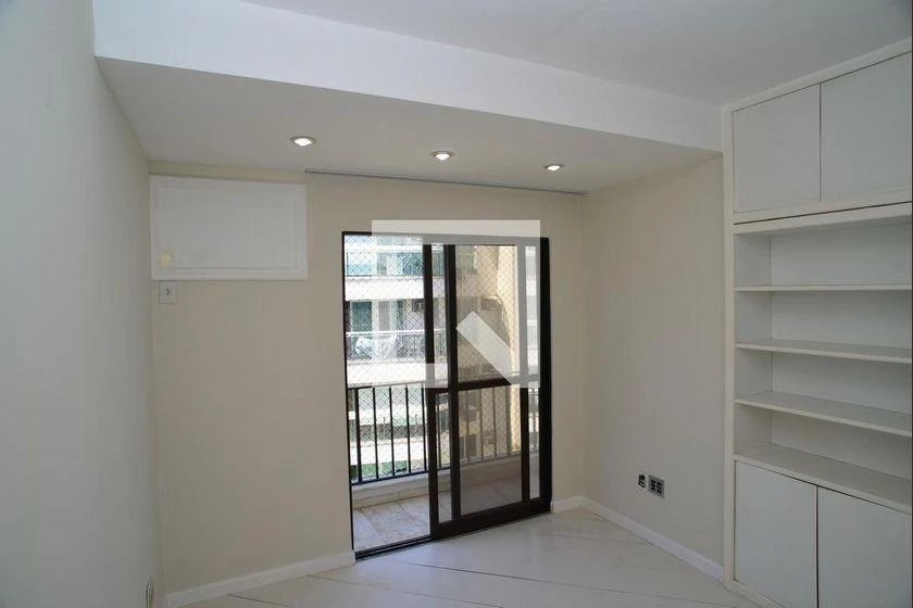 Apartamento para aluguel com 3 quartos e varanda de vidro — photo 4