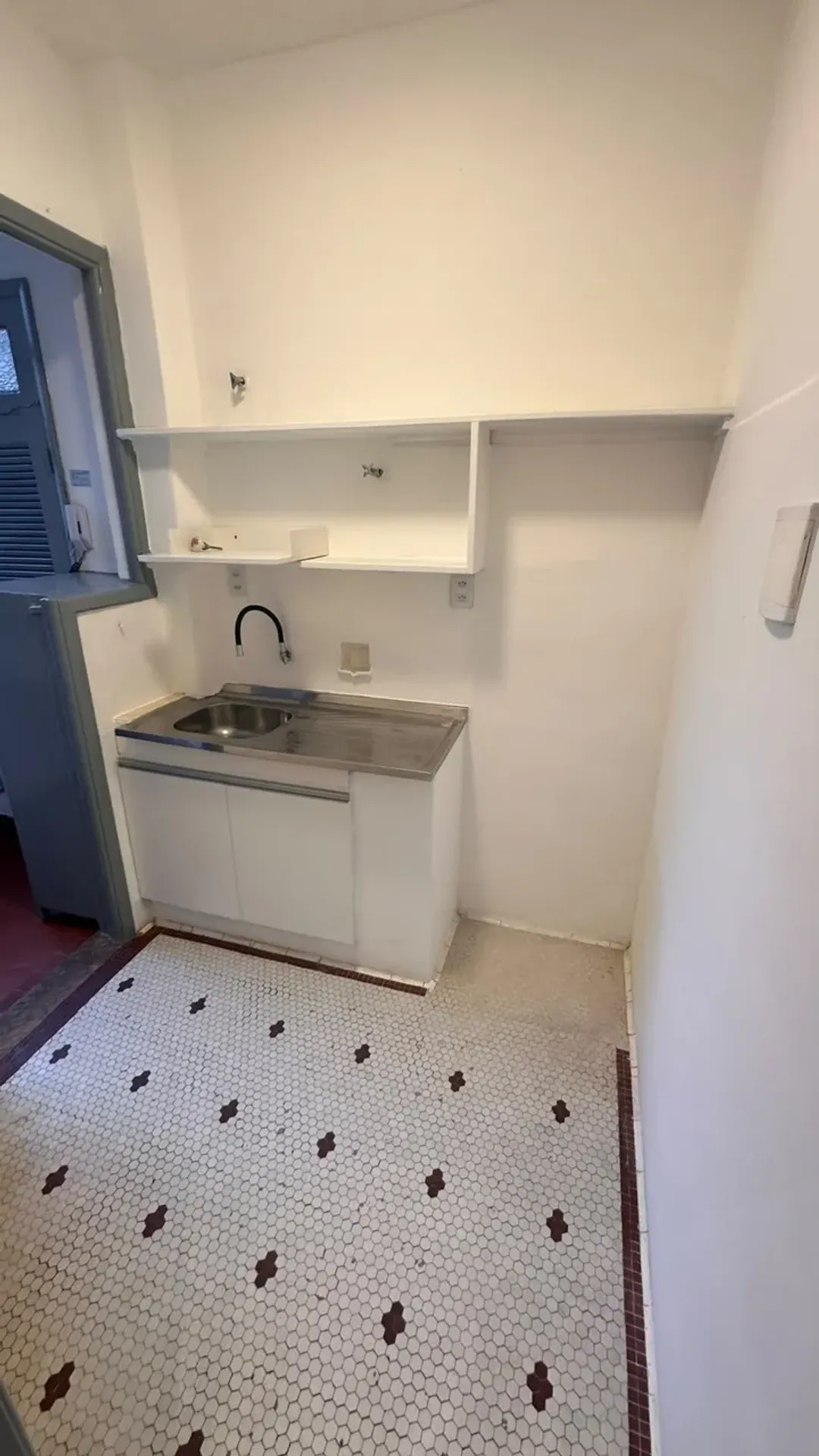 Departamento de 1 dormitorio con piso de madera o laminado — photo 19