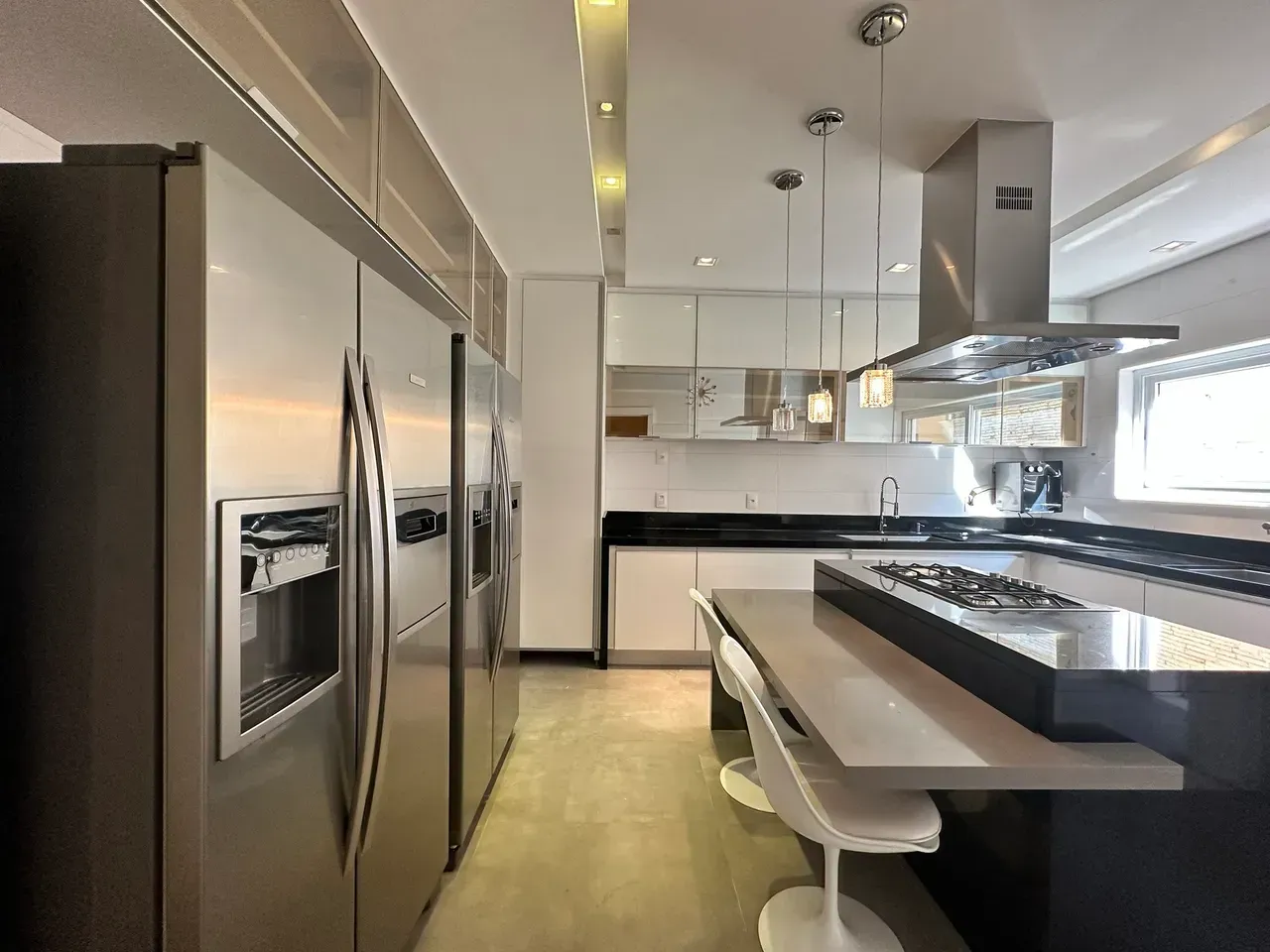 Casa mobiliada com cozinha integrada e 5 suítes — photo 2