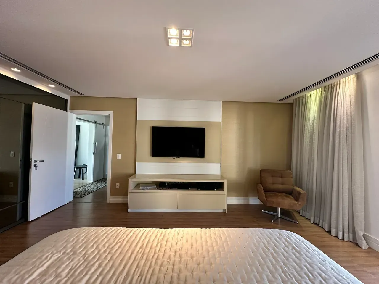 Casa mobiliada com cozinha integrada e 5 suítes — photo 15