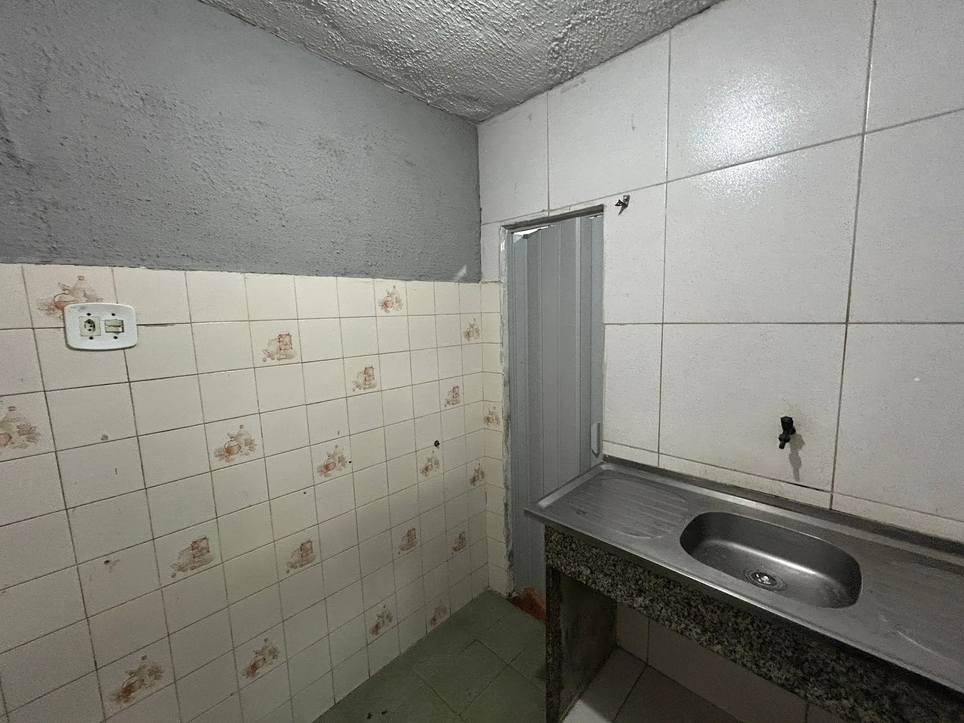 Rental house with 1 bedroom and 1 bathroom no parking — photo 9