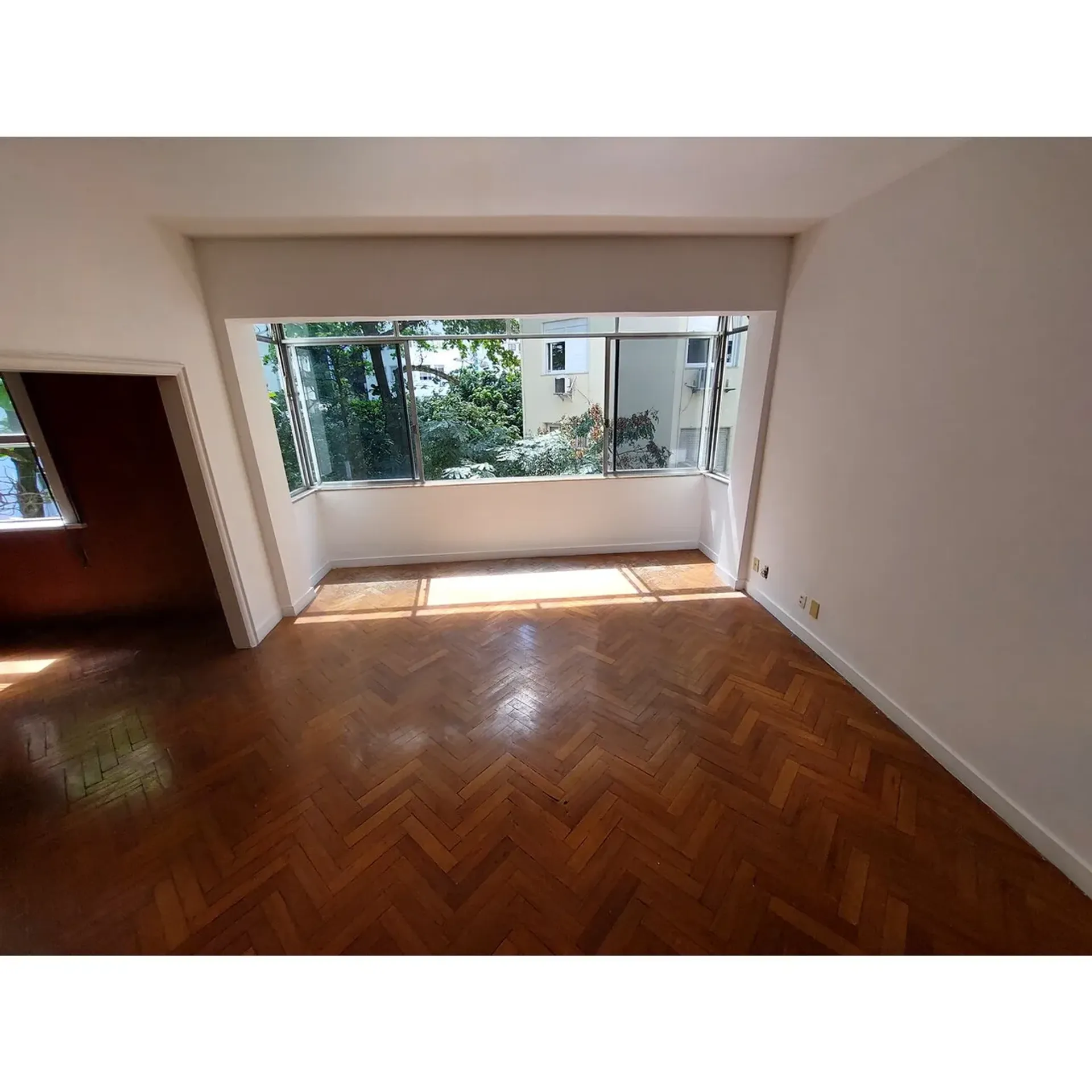 Home office in a 3-bedroom apartment, 132 m² — photo 8
