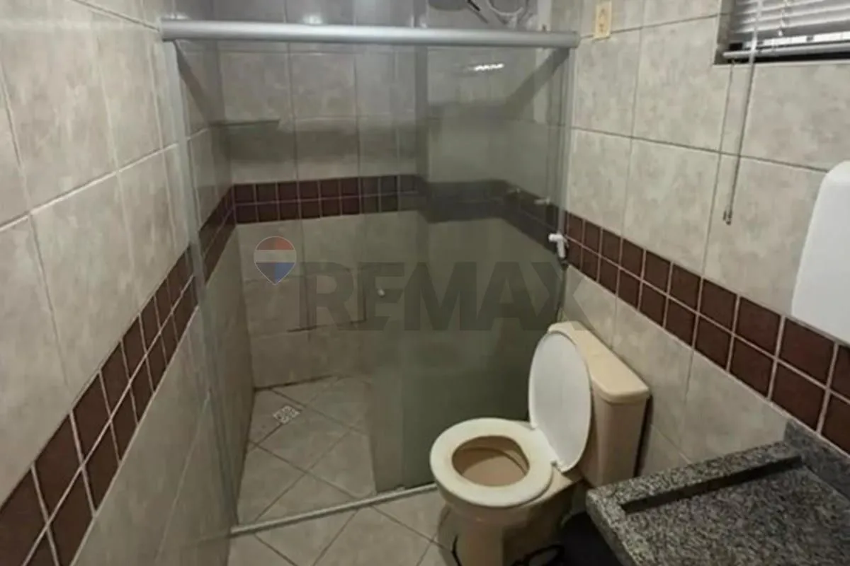 Furnished 3-bedroom apartment with windows on water — photo 11