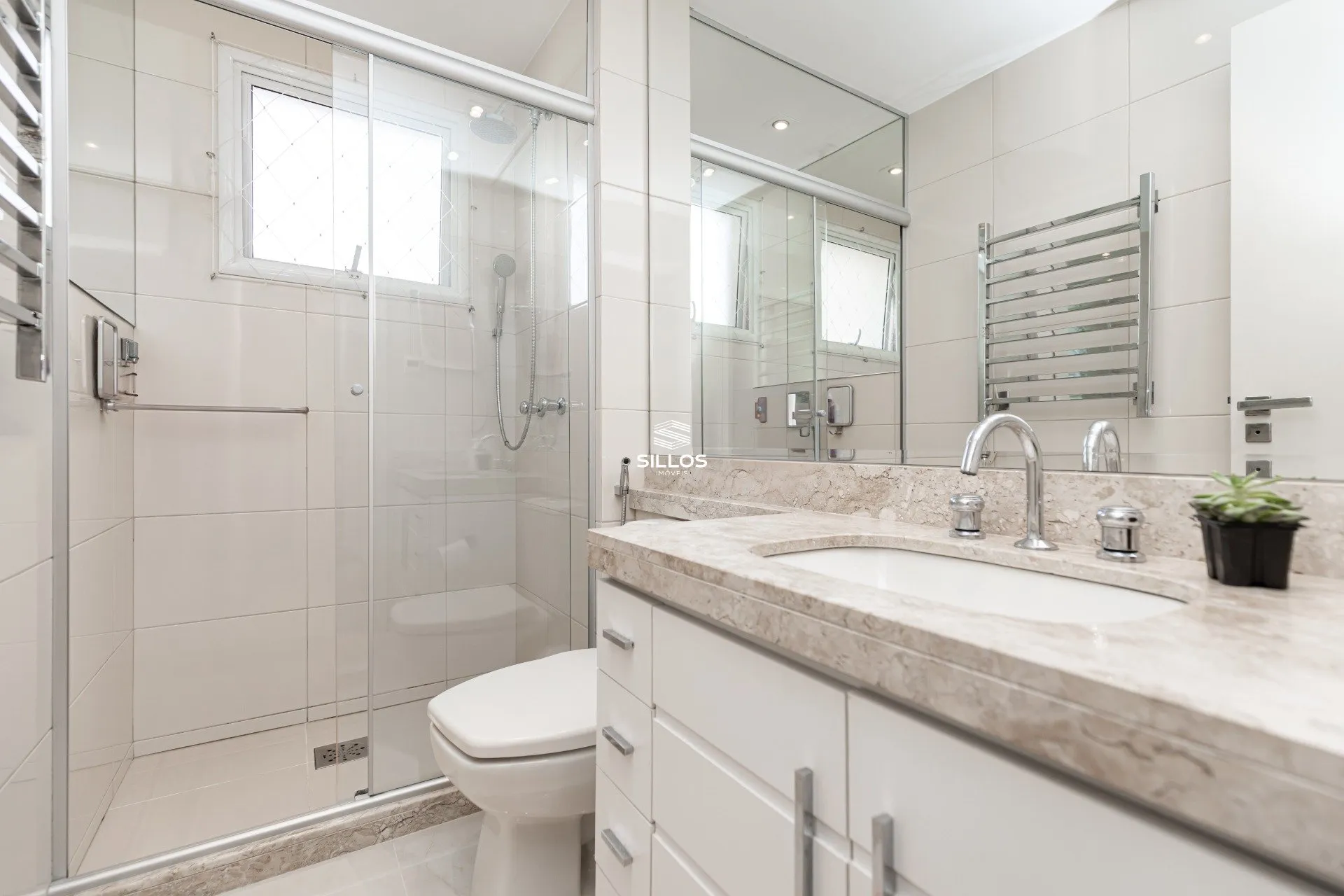 Квартира 321 м² з 3 спальнями-сюїтами і 4 паркомісцями — photo 31
