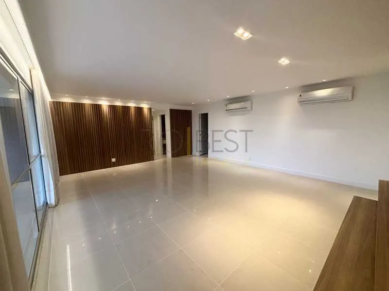 Apartment with 4 bedrooms, 5 bathrooms and a balcony — photo 10