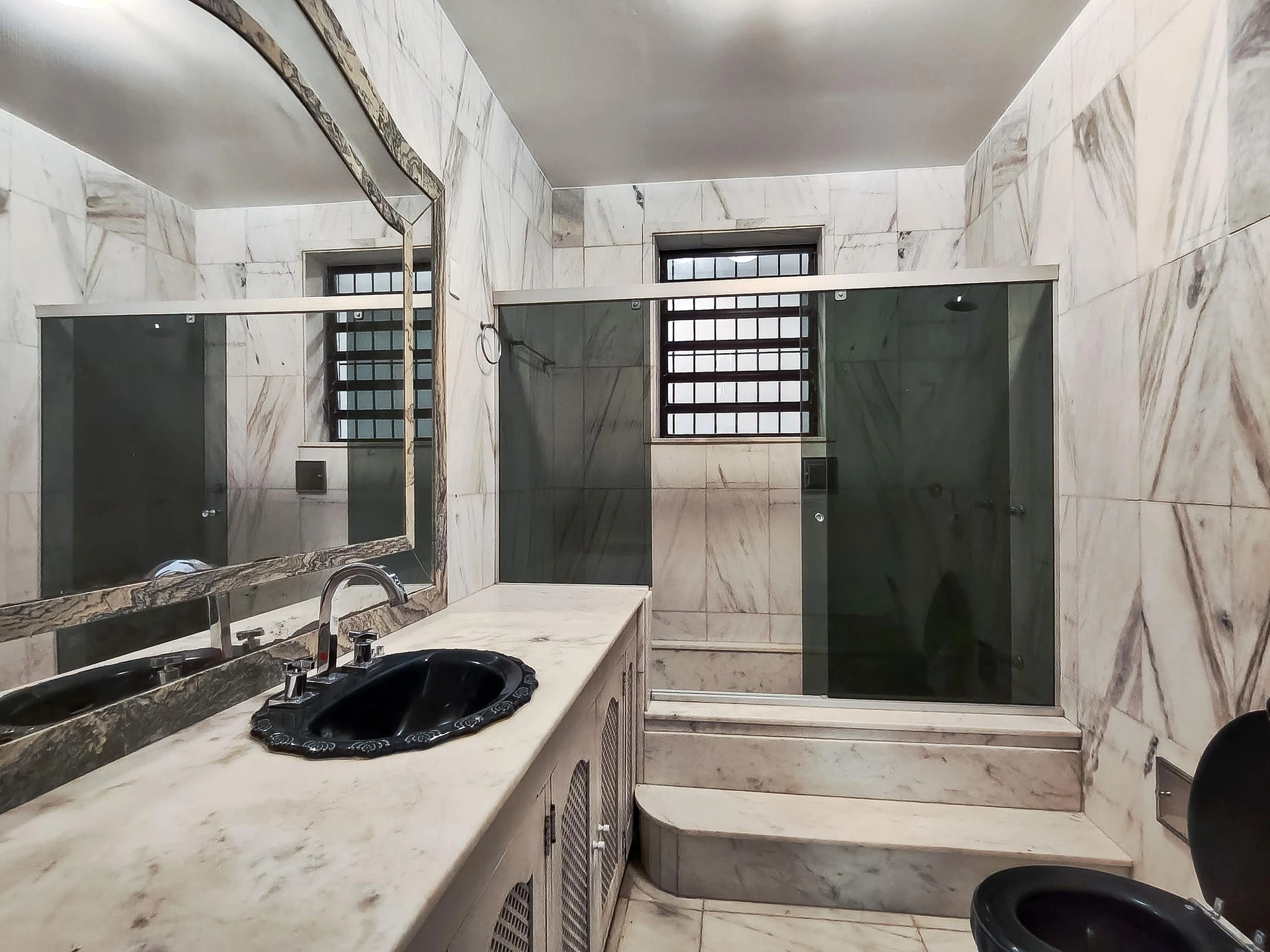 House for rent with 5 bedrooms and 8 bathrooms — photo 12