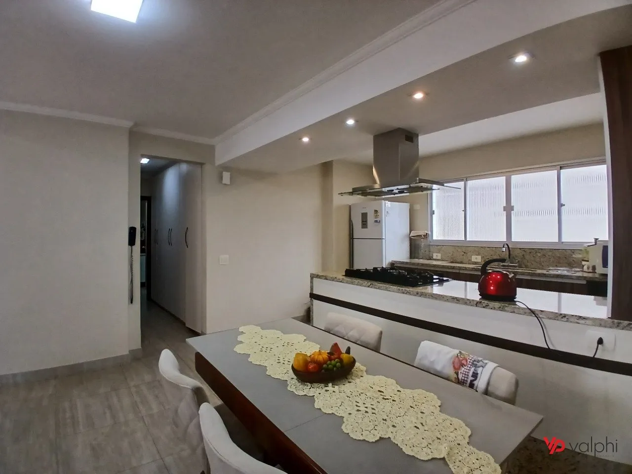 4-bedroom apartment with a walk-in closet in Curitiba — photo 69