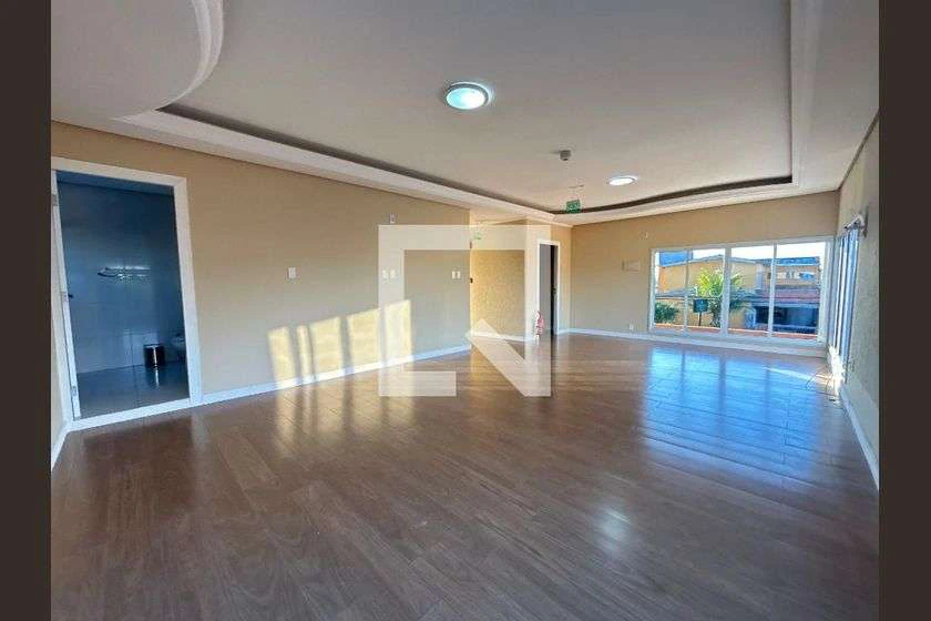 House with 7 bedrooms and 500 m², 1 en-suite and 6 baths — photo 3