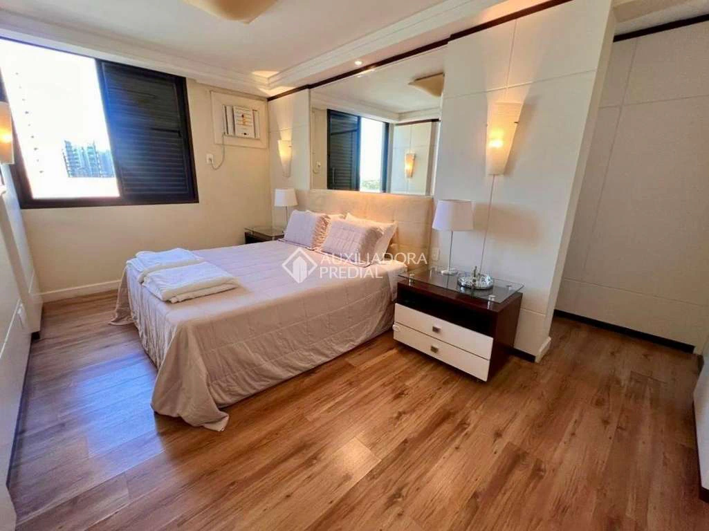 Apartamento de 290 m² com 4 suítes e varanda envidraçada — photo 4