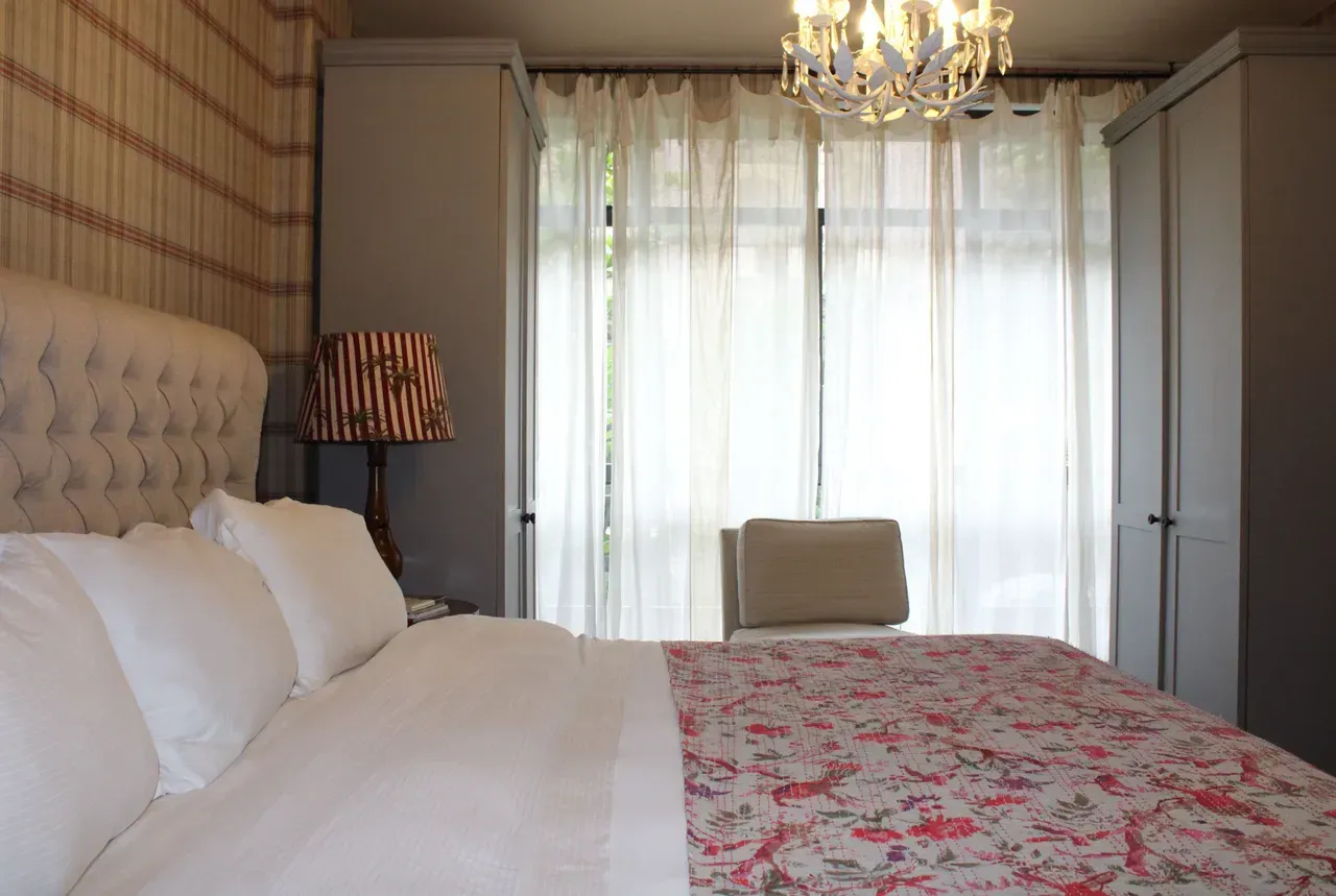 Furnished apartment with 5 bedrooms and a open-plan kitchen — photo 45