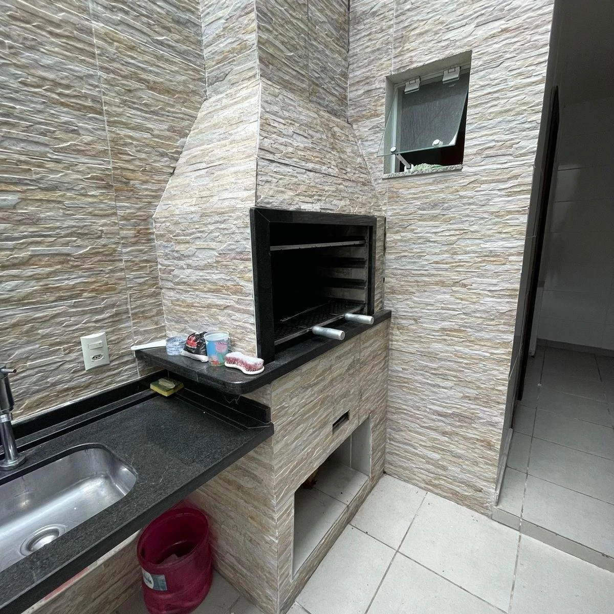 147 m² house with a bathtub and a washing machine — photo 22