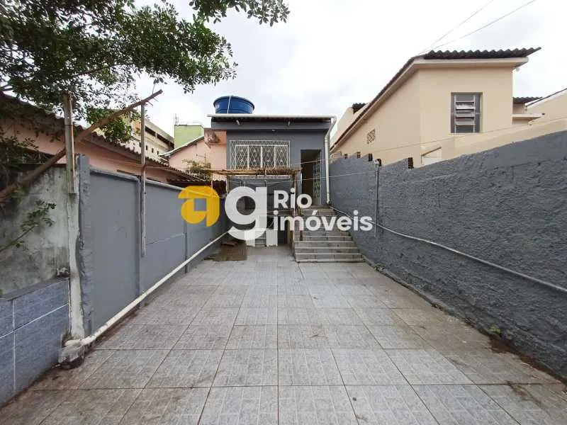 Casa de rua com 3 quartos, 2 banheiros e 100 m² — photo 15