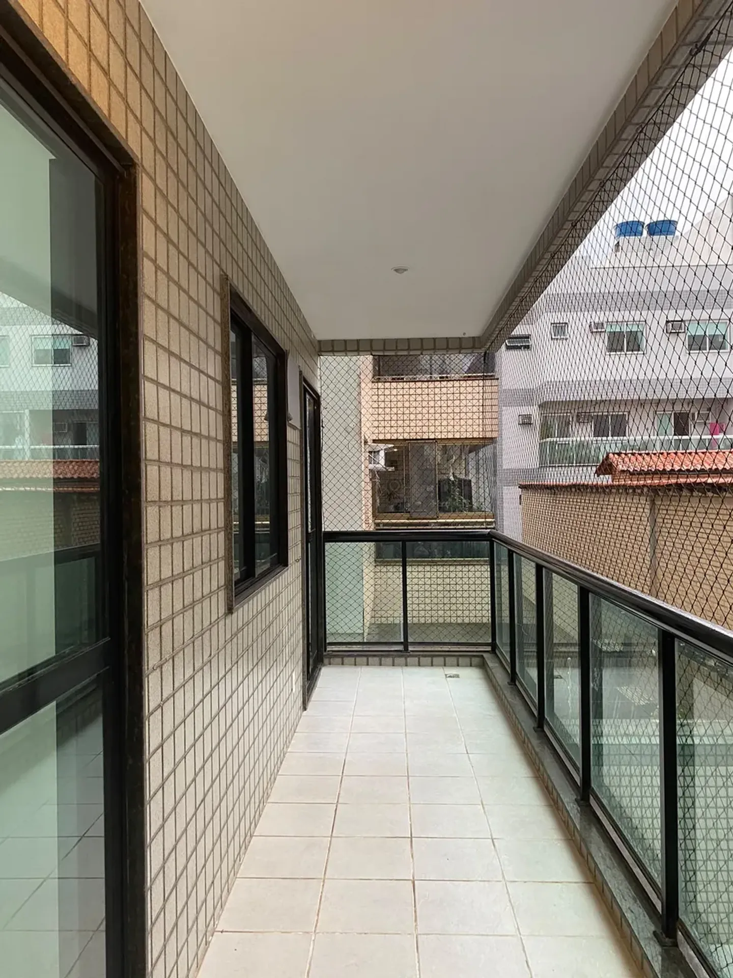 Unfurnished 3-bedroom apartment with balcony and 1 space — photo 9