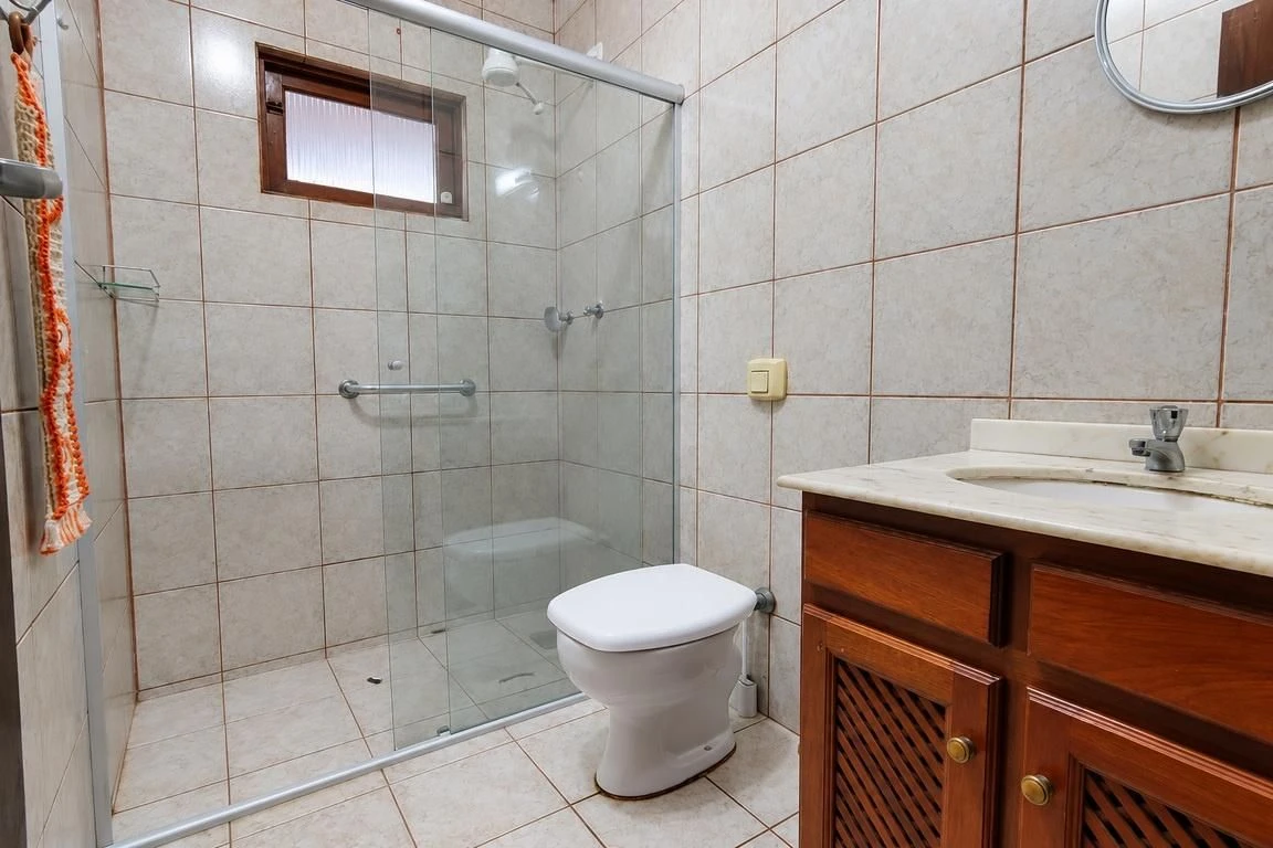 Home office in a 4-bedroom house, 270 m² — photo 28