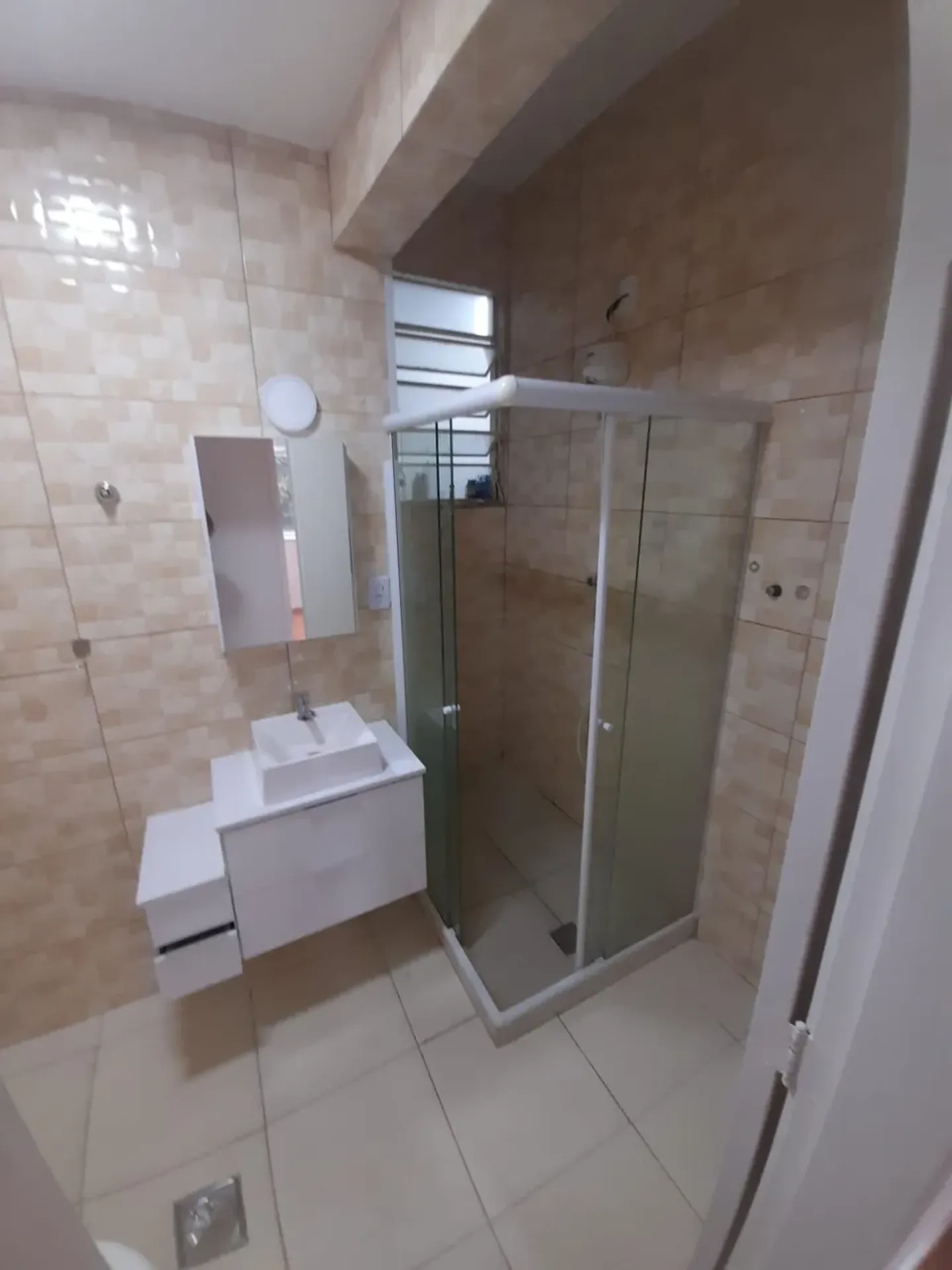 Apartment, 90 m², with wood or laminate floors — photo 6