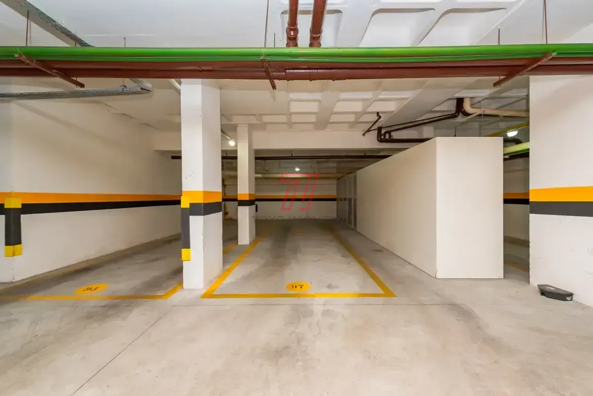 3-bedroom apartment with 197 m², 2 parking spots and balcony — photo 38