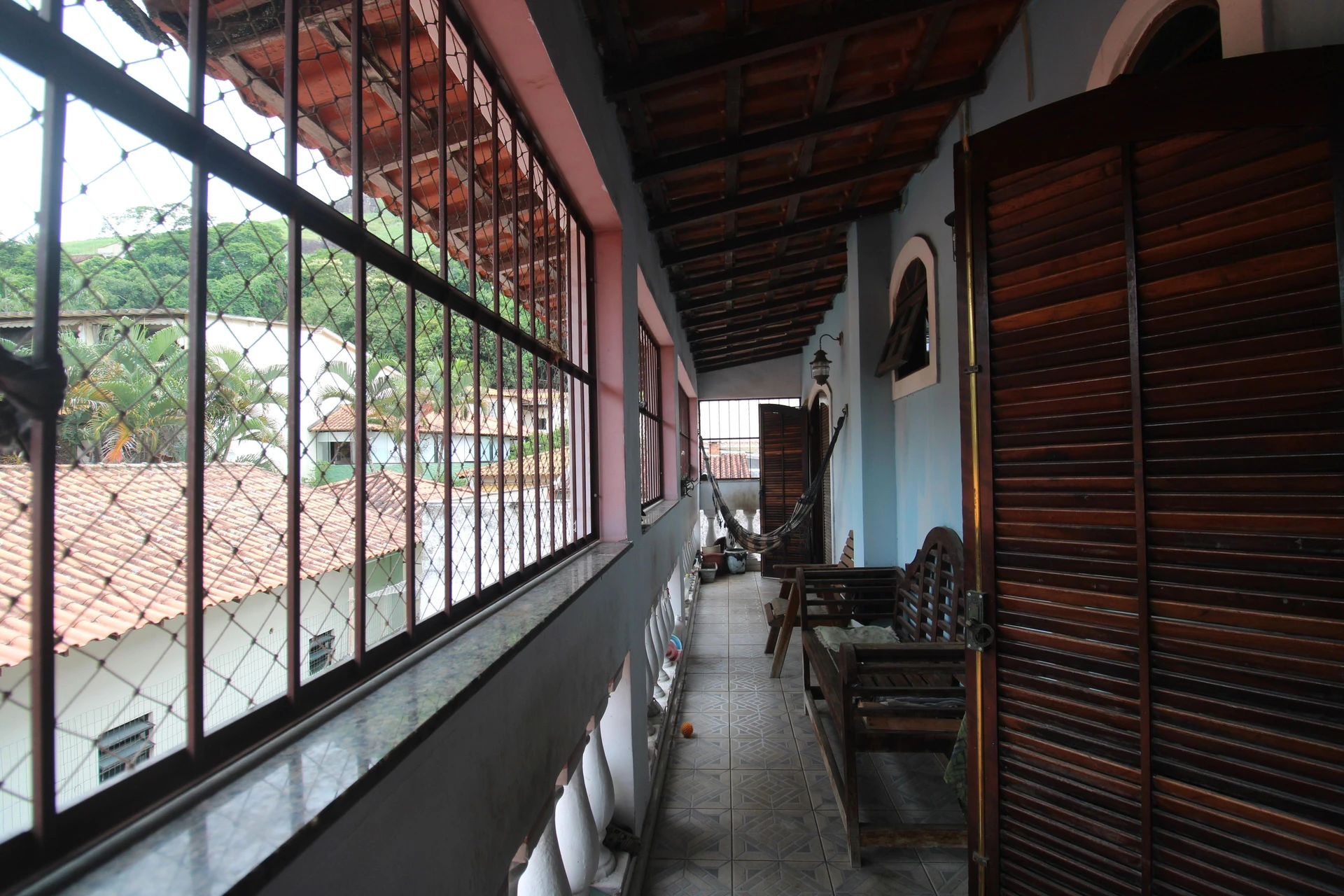 Furnished house with 6 bedrooms and 4 bathrooms — photo 47