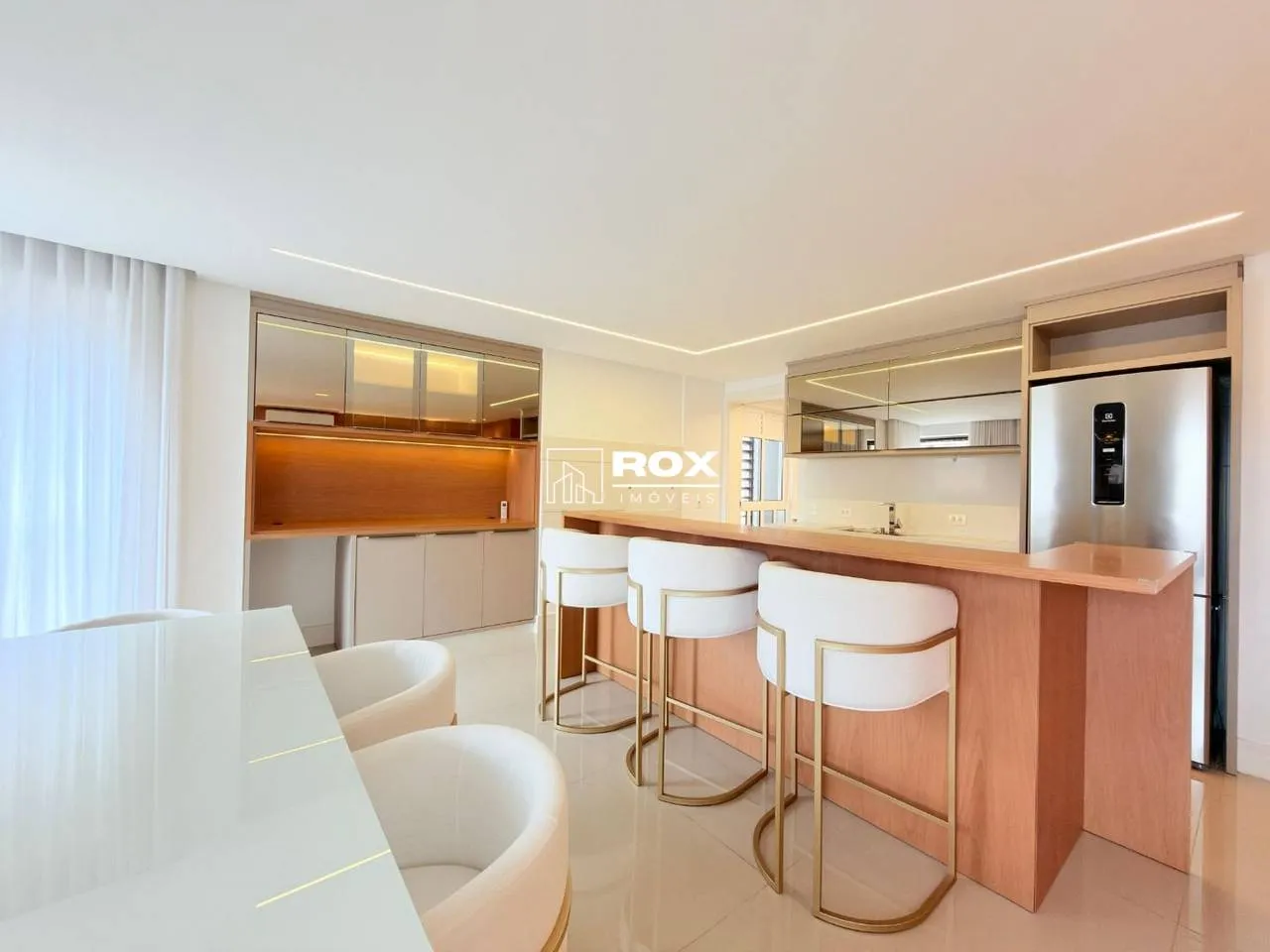 3-bedroom apartment with a jacuzzi in Curitiba — photo 34