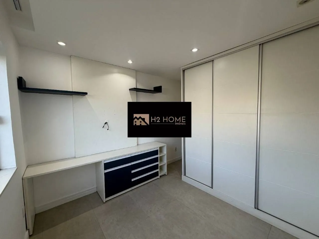 290 m² house with 4 bedrooms and 4 parking spots — photo 24