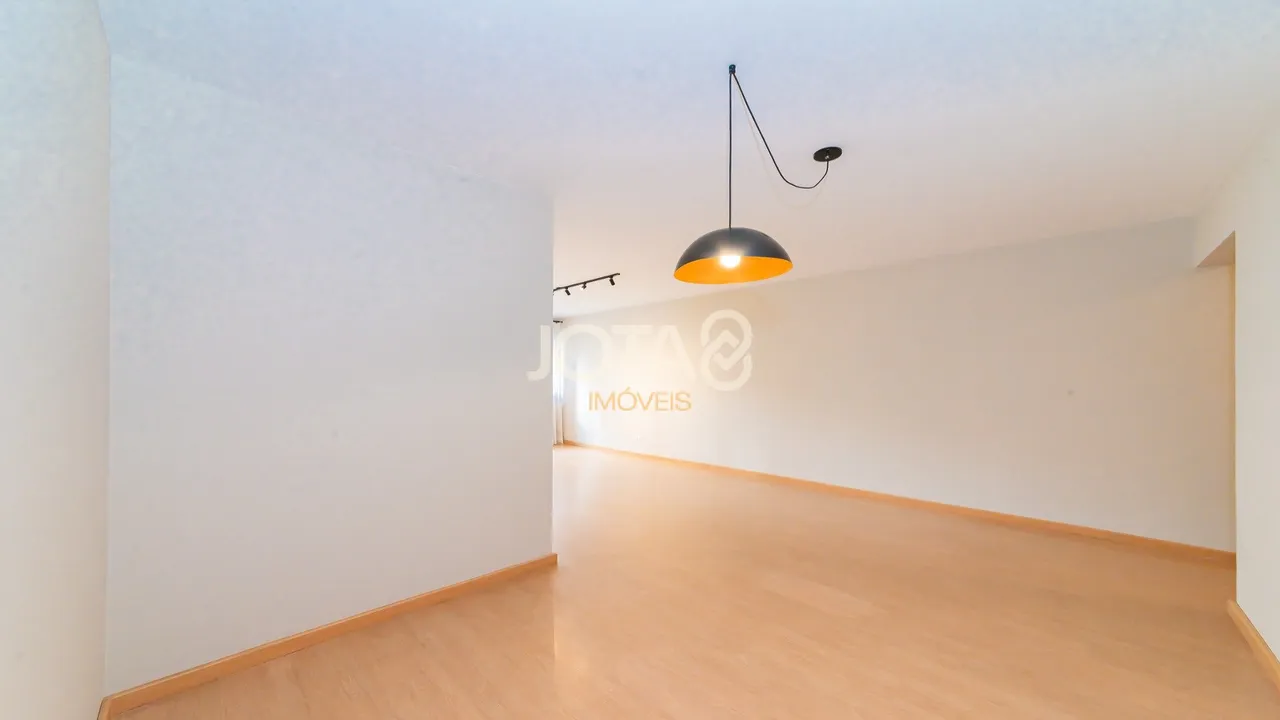 3-bedroom apartment with wood or laminate floors in Curitiba — photo 12