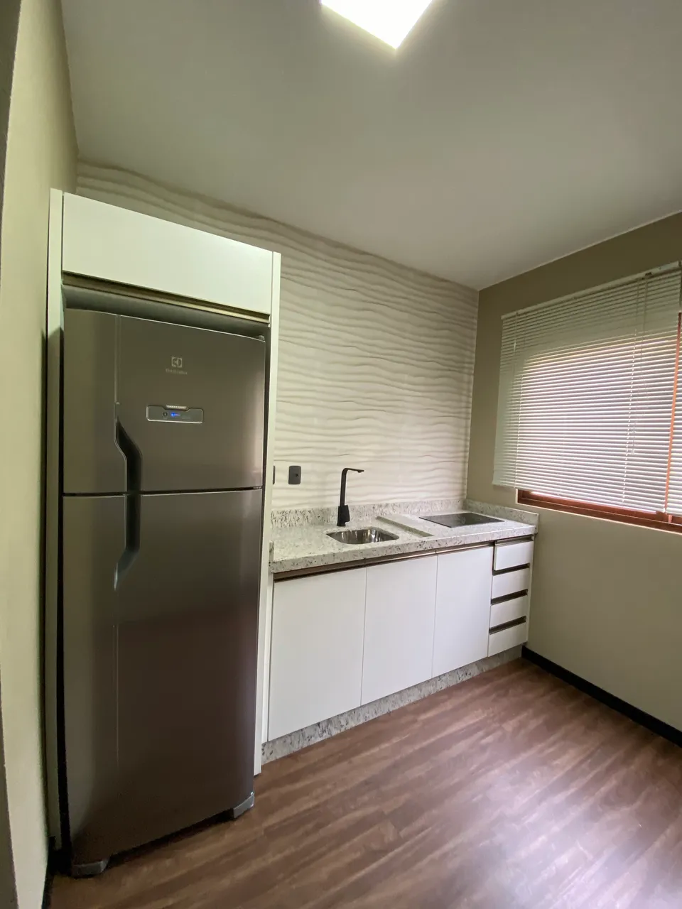 Furnished 1-bedroom apartment with a ready desk and parking — photo 5