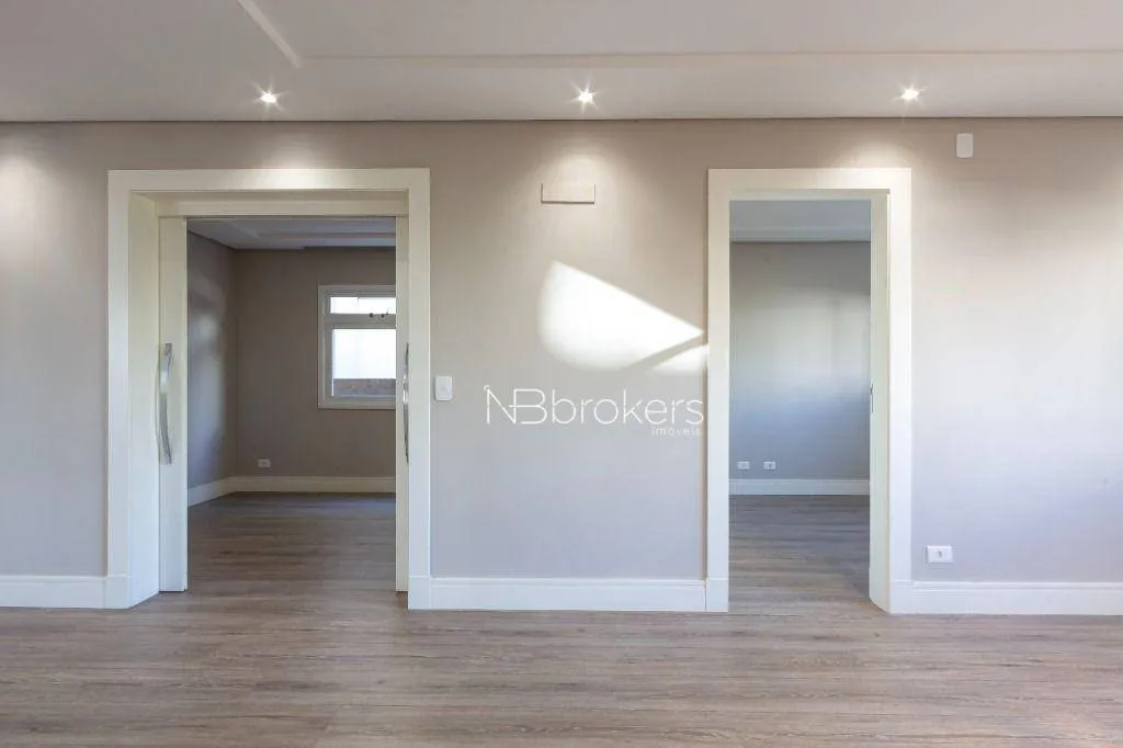 Condo house with 4 bedrooms and 5 bathrooms — photo 14