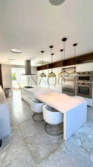 Furnished house with 5 bedrooms and 4 bathrooms, 900 m² — photo 10